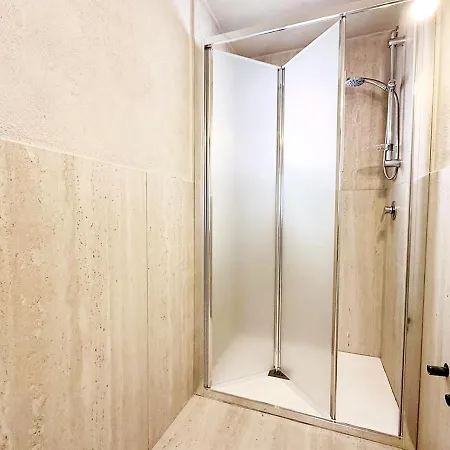 Pgs Immobiliare Srls Residenza Cairoli 03 Bilocale In Centro Storico