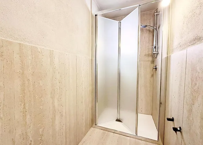 Pgs Immobiliare Srls Residenza Cairoli 03 Bilocale In Centro Storico